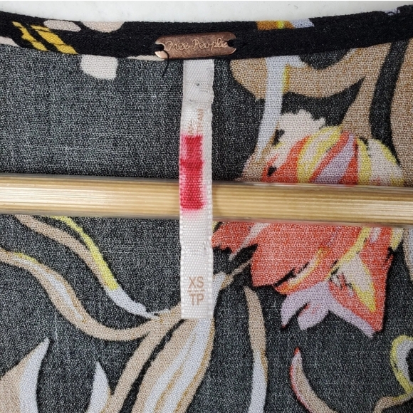 Free People Bella Black Floral Long Bell Sleeve Oversize Blouse Top Sz XS - Picture 4 of 5